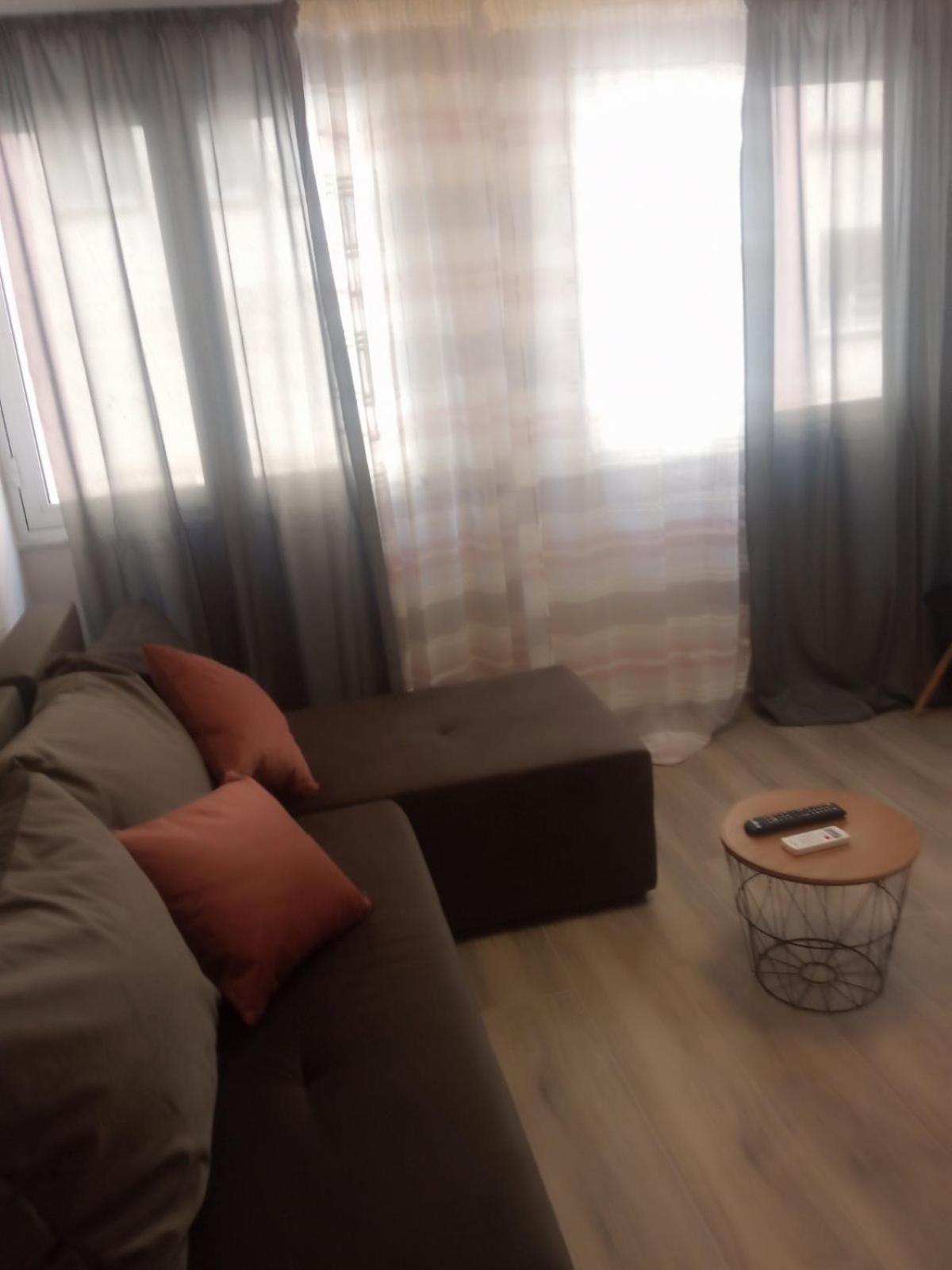 Polit Luxury Aprt 2 Bedrooms Apartment *